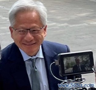 杨方配资 48小时内接连到访北京上海，黄仁勋3个月两度访华释放哪些信号