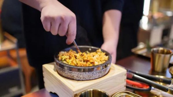 诚信双盈配资 米村拌饭刮骨疗伤